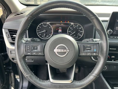 Certified 2023 Nissan Rogue SV w/ SV Premium B Package image 6