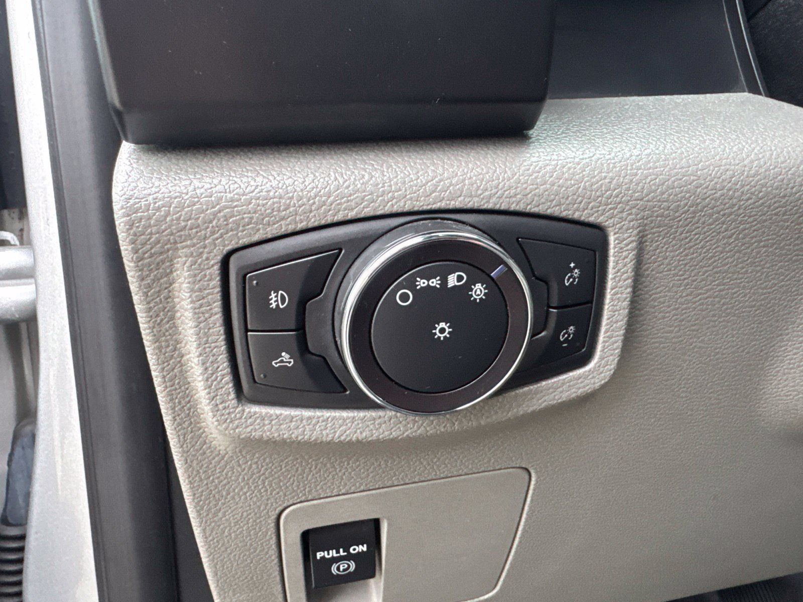 Used 2019 Ford F150 XL w/ Equipment Group 101A Mid AWD/4WD image 18