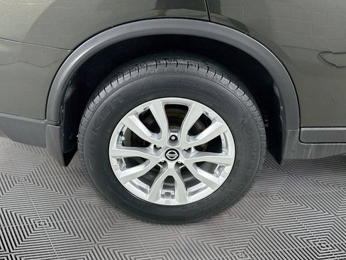 Used 2017 Nissan Rogue SV AWD/4WD image 27