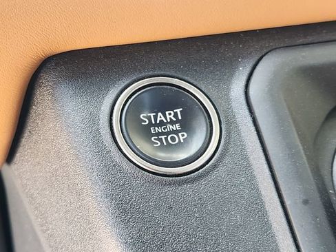 Used 2024 Land Rover Defender 130 X-Dynamic SE image 20