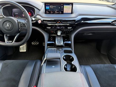 Used 2022 Acura MDX A-Spec image 11