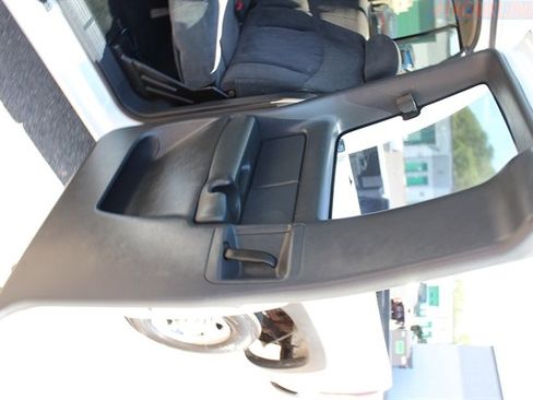 Used 2001 Chevrolet Silverado 2500 LS w/ Off-Road Skid Plate Pkg AWD/4WD image 16