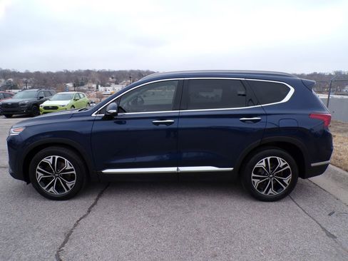 Used 2019 Hyundai Santa Fe AWD image 2