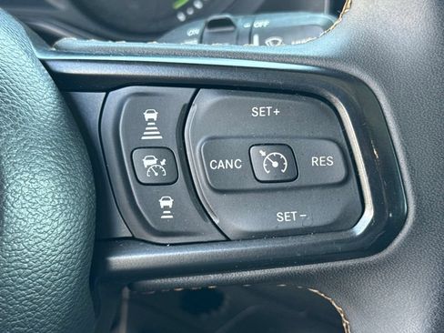 Used 2024 Jeep Wrangler Unlimited w/ Convenience Group AWD/4WD image 26