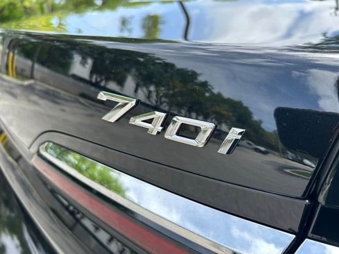 Used 2025 BMW 740i xDrive AWD/4WD image 46