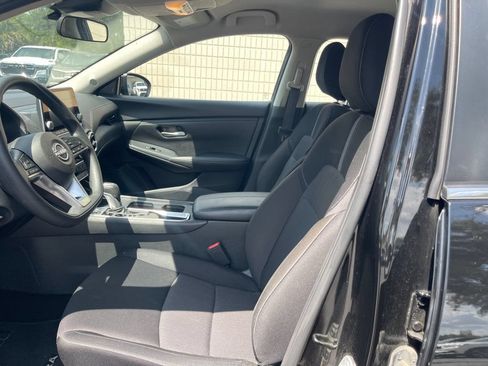 Used 2025 Nissan Sentra SV FWD image 10
