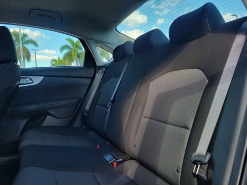 Used 2024 Kia Forte LXS w/ LXS Technology Package image 9