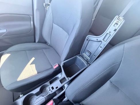 Certified 2025 Nissan Kicks Play S image 19