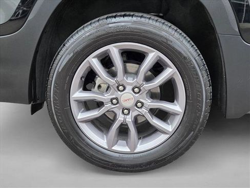 Used 2024 GMC Terrain SLT image 22