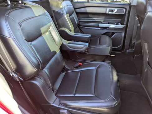 Used 2022 Ford Explorer XLT w/ Equipment Group 202A image 36