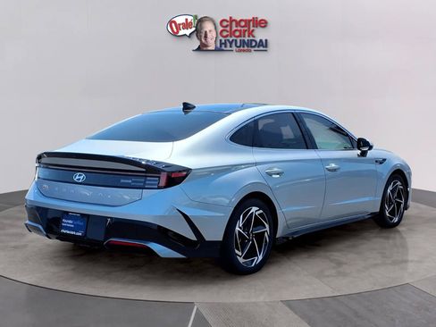 Certified 2024 Hyundai Sonata SEL w/ Convenience Package FWD image 5