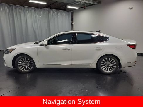 Used 2017 Kia Cadenza Premium FWD image 6