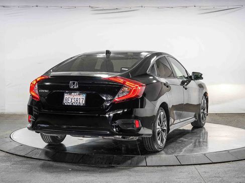 Used 2018 Honda Civic EX-T image 4