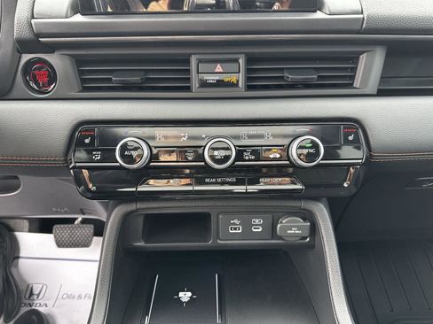 Certified 2025 Honda Pilot TrailSport image 16