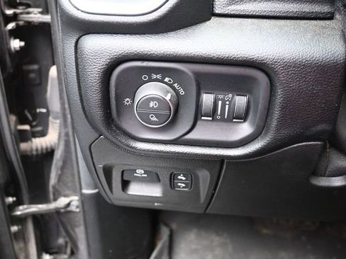 Used 2019 RAM 1500 Laramie image 18
