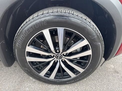 Used 2024 Nissan Pathfinder Platinum w/ Black Appearance Package image 57