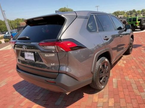Used 2023 Toyota RAV4 LE FWD image 9
