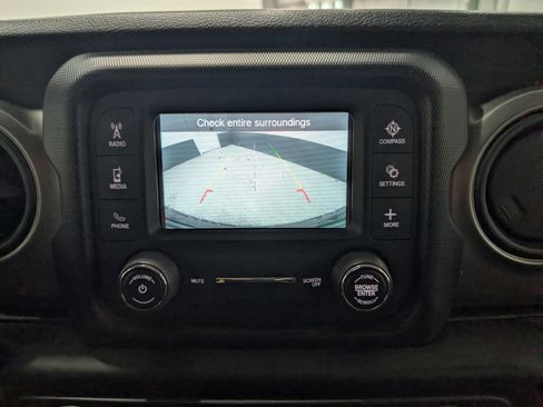 Used 2018 Jeep Wrangler Unlimited Sport AWD/4WD image 20