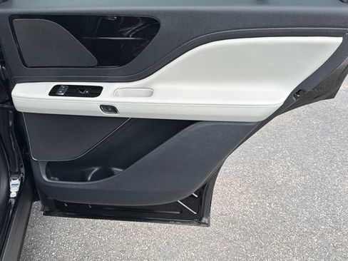 New 2026 Lincoln Aviator 2WD w/ Jet Appearance Package image 17