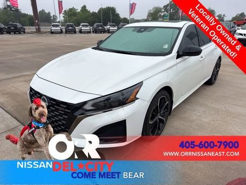 Used 2023 Nissan Altima 2.5 SR w/ SR Premium Package FWD image 1