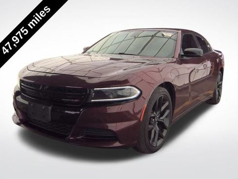 Used 2022 Dodge Charger SXT w/ Blacktop Package image 2