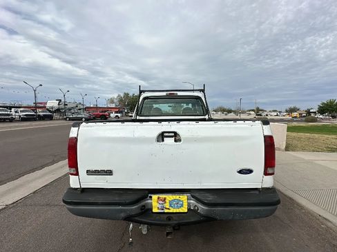 Used 2005 Ford F350 Lariat image 3