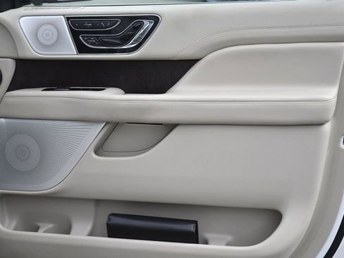 Used 2020 Lincoln Navigator L Reserve w/ Luxury Package AWD/4WD image 31