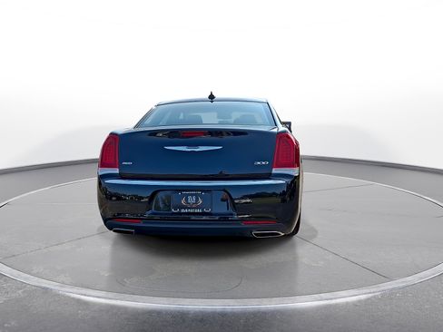Used 2021 Chrysler 300 Touring L AWD/4WD image 7