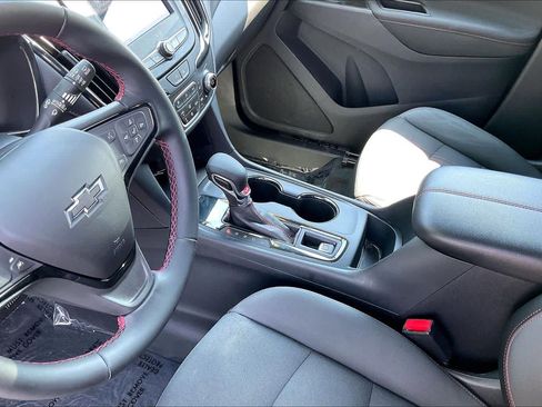 Used 2023 Chevrolet Equinox RS FWD image 17