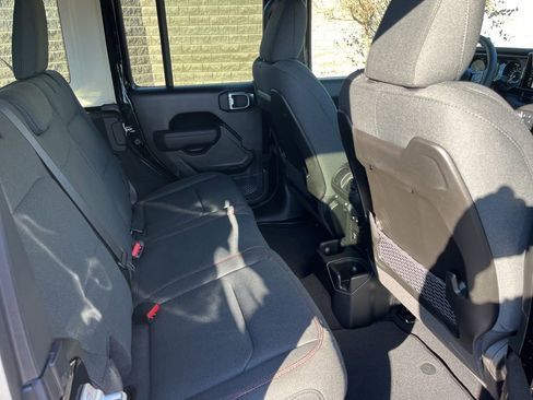 New 2026 Jeep Wrangler Unlimited Rubicon AWD/4WD image 13