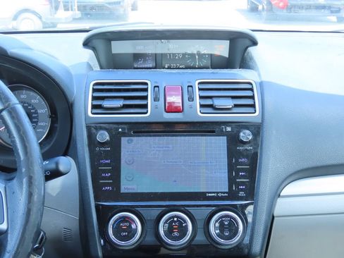 Used 2016 Subaru Forester 2.5i Limited AWD/4WD image 8