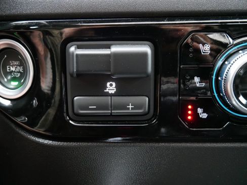 Used 2024 GMC Sierra 1500 SLT w/ SLT Premium Plus Package AWD/4WD image 23