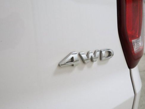 Used 2018 Ford Explorer XLT image 20