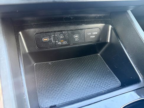 Used 2025 Hyundai Santa Cruz SE FWD image 29