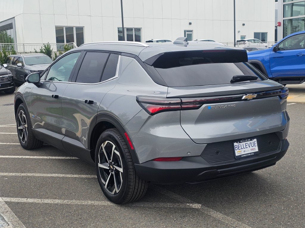 New 2026 Chevrolet Equinox EV LT AWD/4WD image 3
