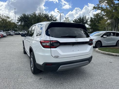 Used 2024 Honda Pilot EX-L image 4