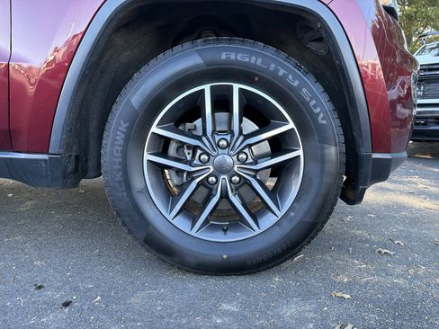 Used 2019 Jeep Grand Cherokee Limited image 13