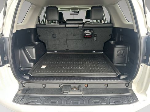 Used 2022 Toyota 4Runner SR5 Premium w/ Moonroof Package AWD/4WD image 19