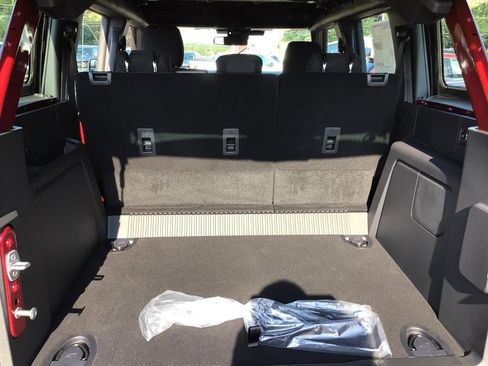 New 2025 Ford Bronco 4-Door w/ Sasquatch Package image 23