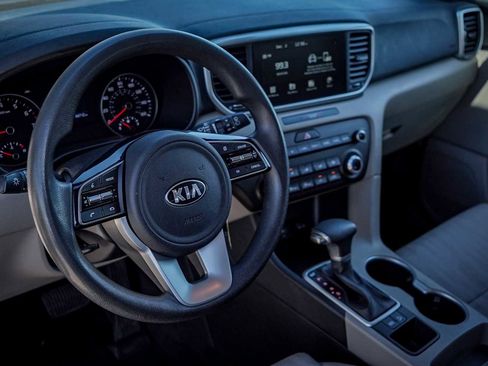 Used 2022 Kia Sportage LX image 8