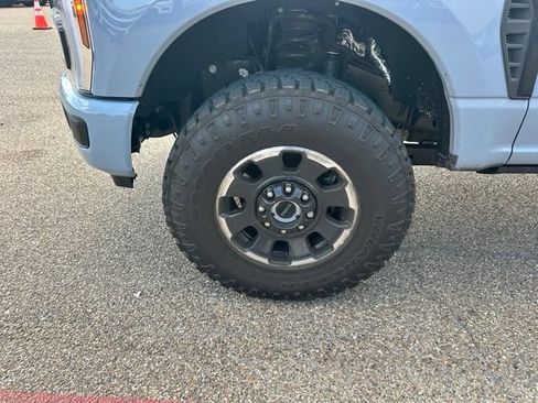 Used 2026 Ford F250 Lariat w/ Tremor Off-Road Package AWD/4WD image 7