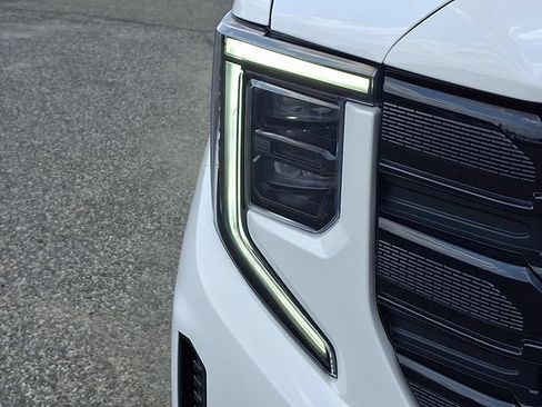 Used 2024 GMC Sierra 1500 Elevation AWD/4WD image 28