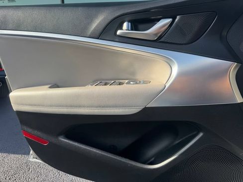 Used 2023 Genesis G70 2.0T AWD/4WD image 20