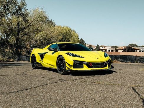 Used 2024 Chevrolet Corvette Z06 RWD image 1