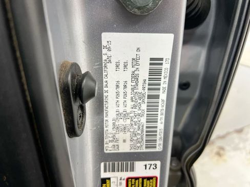 Used 2016 Toyota Tacoma TRD Off-Road w/ Premium & Technology Package image 28