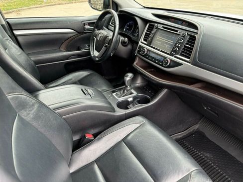 Used 2018 Toyota Highlander XLE image 13