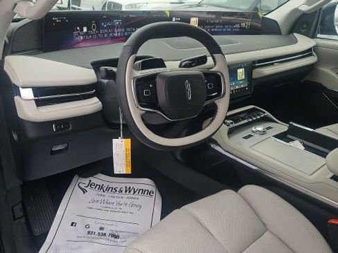New 2026 Lincoln Navigator Reserve AWD/4WD image 5
