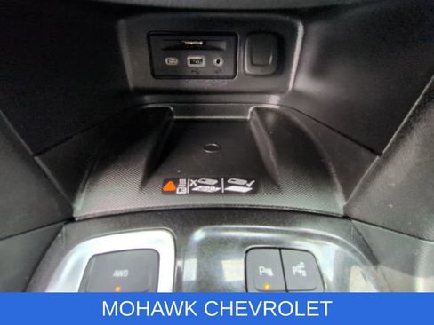 Used 2024 Chevrolet Equinox Premier AWD/4WD image 36