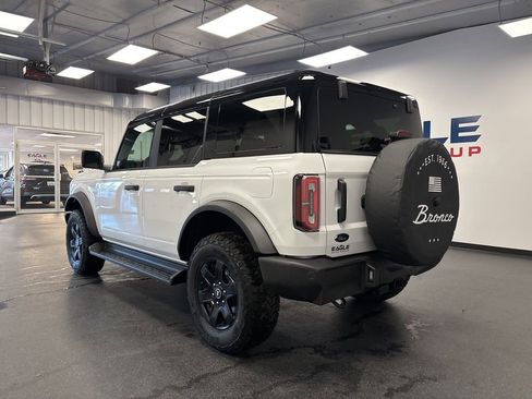 New 2025 Ford Bronco Outer Banks w/ Black Appearance Package image 10