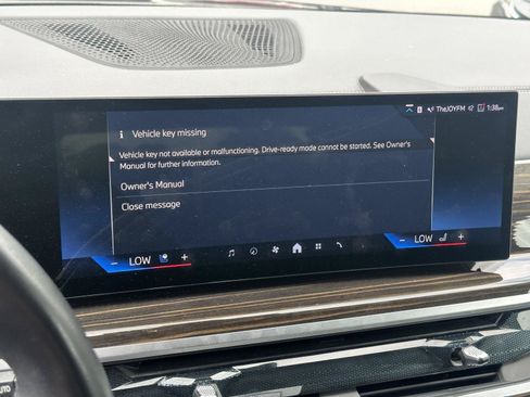Used 2025 BMW X7 xDrive40i AWD/4WD image 11